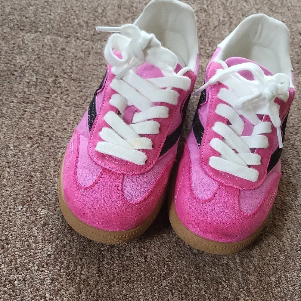 Madden Girl Pink and Black Kids Sneakers - Picture 2 of 2